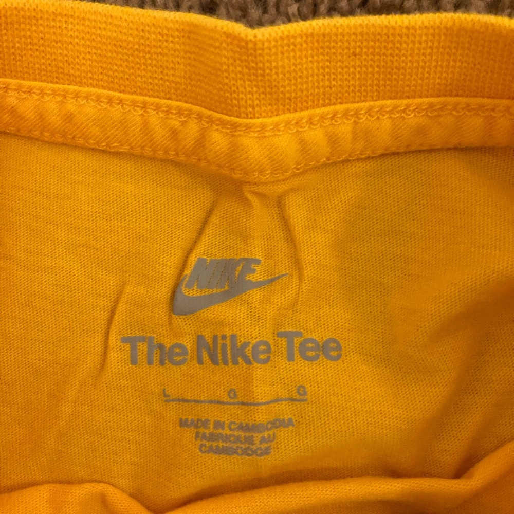 The Nike Tee - Picture 4 of 4